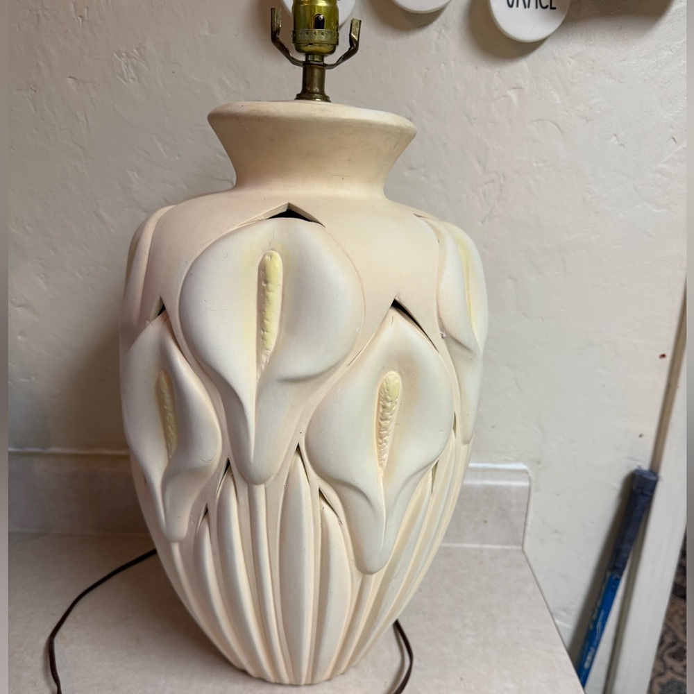 Harris art deco calls Lilly 1988 table lamp large ceramic works
